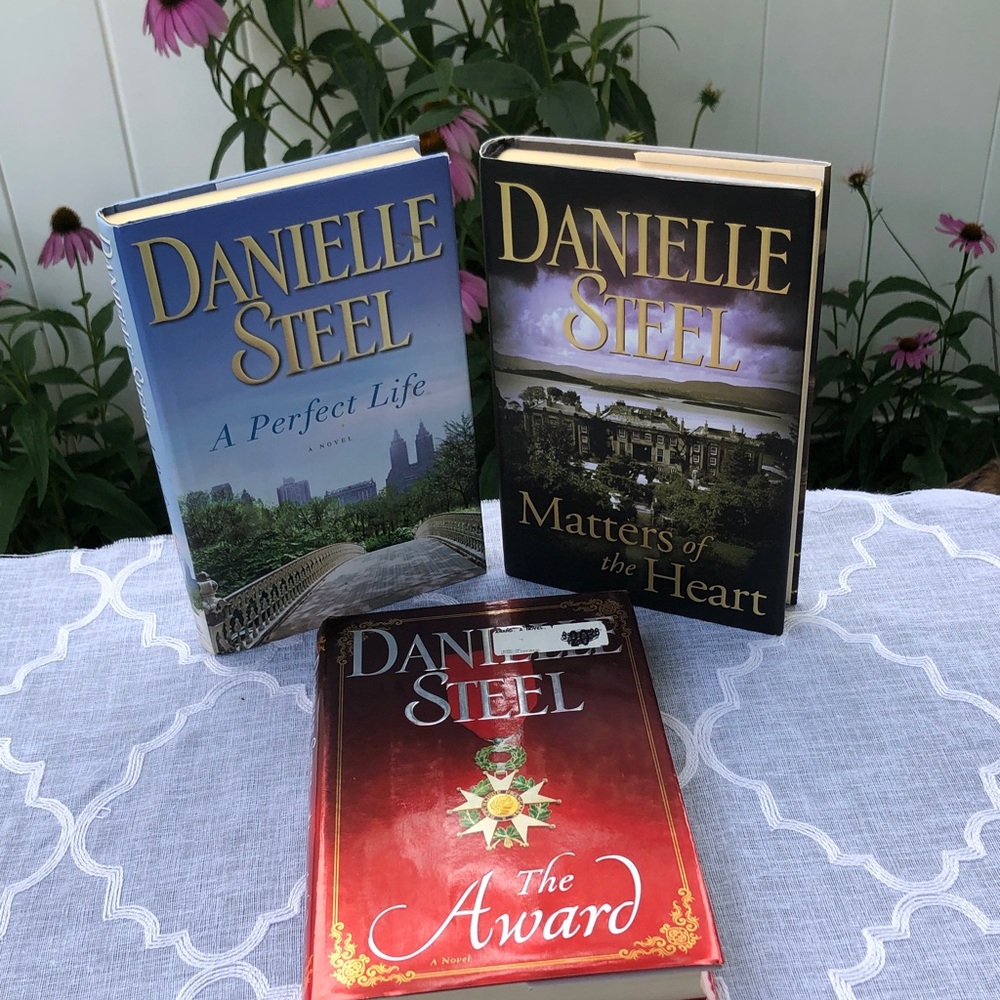 DANIELLE STEEL lot of 3 hardcover books novels -The Award, A Perfect Life +1
